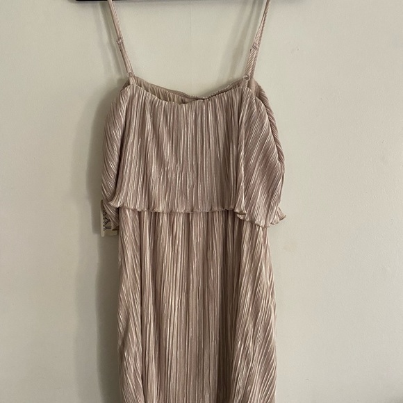Old Forever21 New with tags dress - Picture 2 of 5